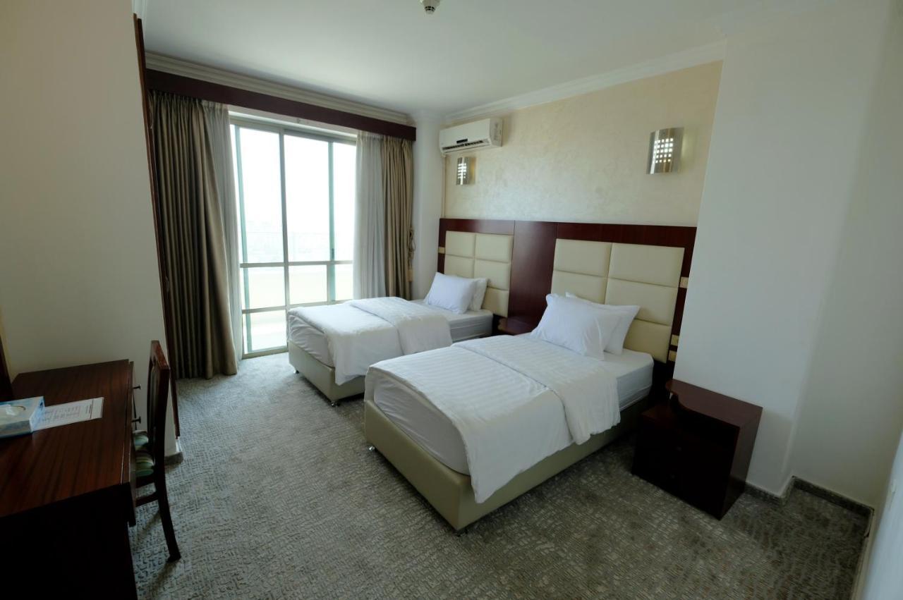 Red Crescent Guesthouse Ramallah Eksteriør billede