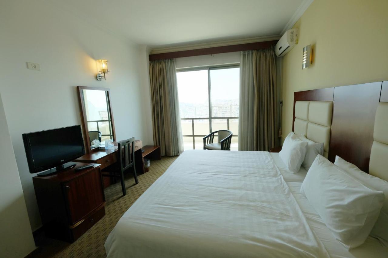 Red Crescent Guesthouse Ramallah Eksteriør billede