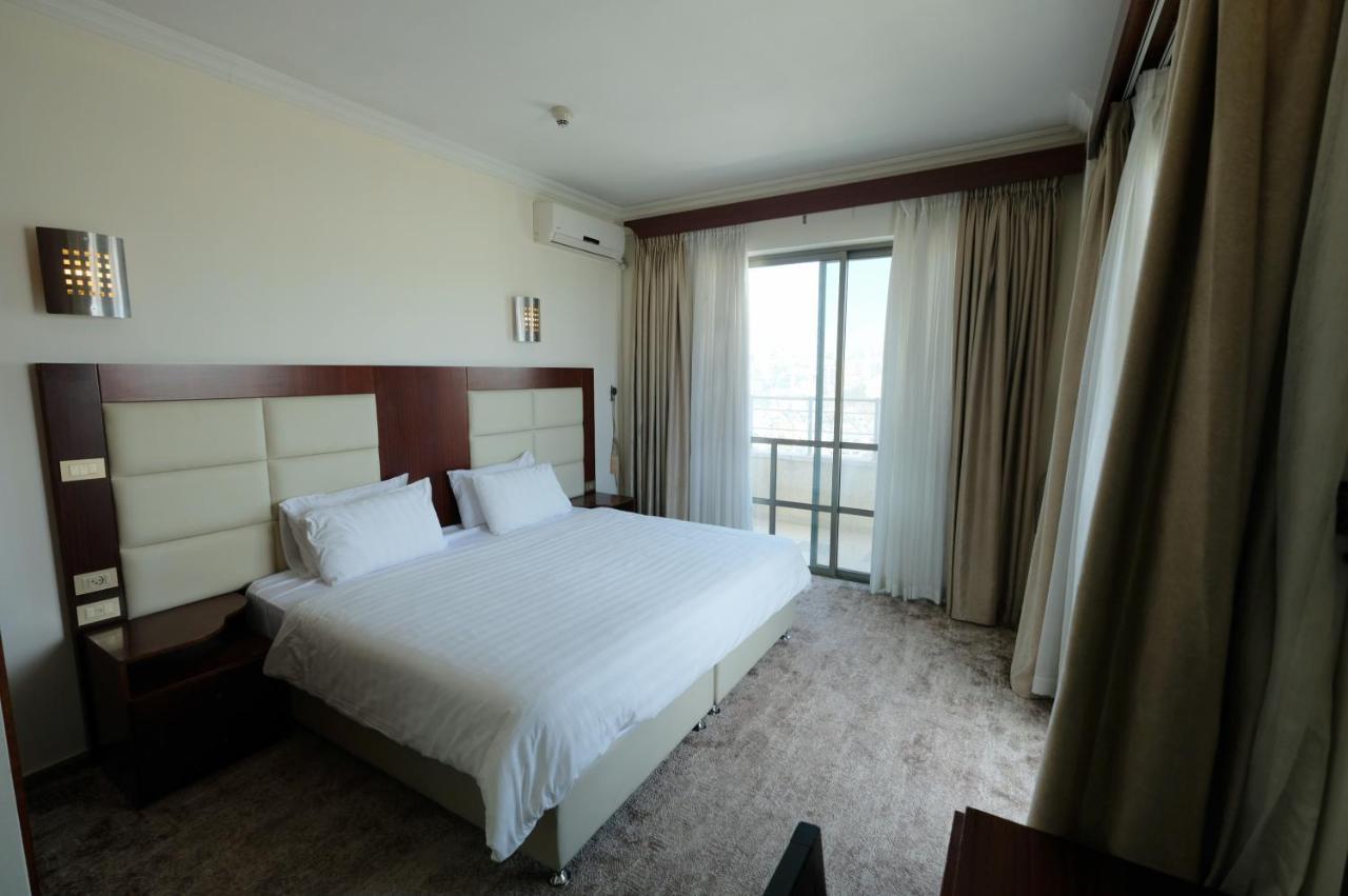 Red Crescent Guesthouse Ramallah Eksteriør billede