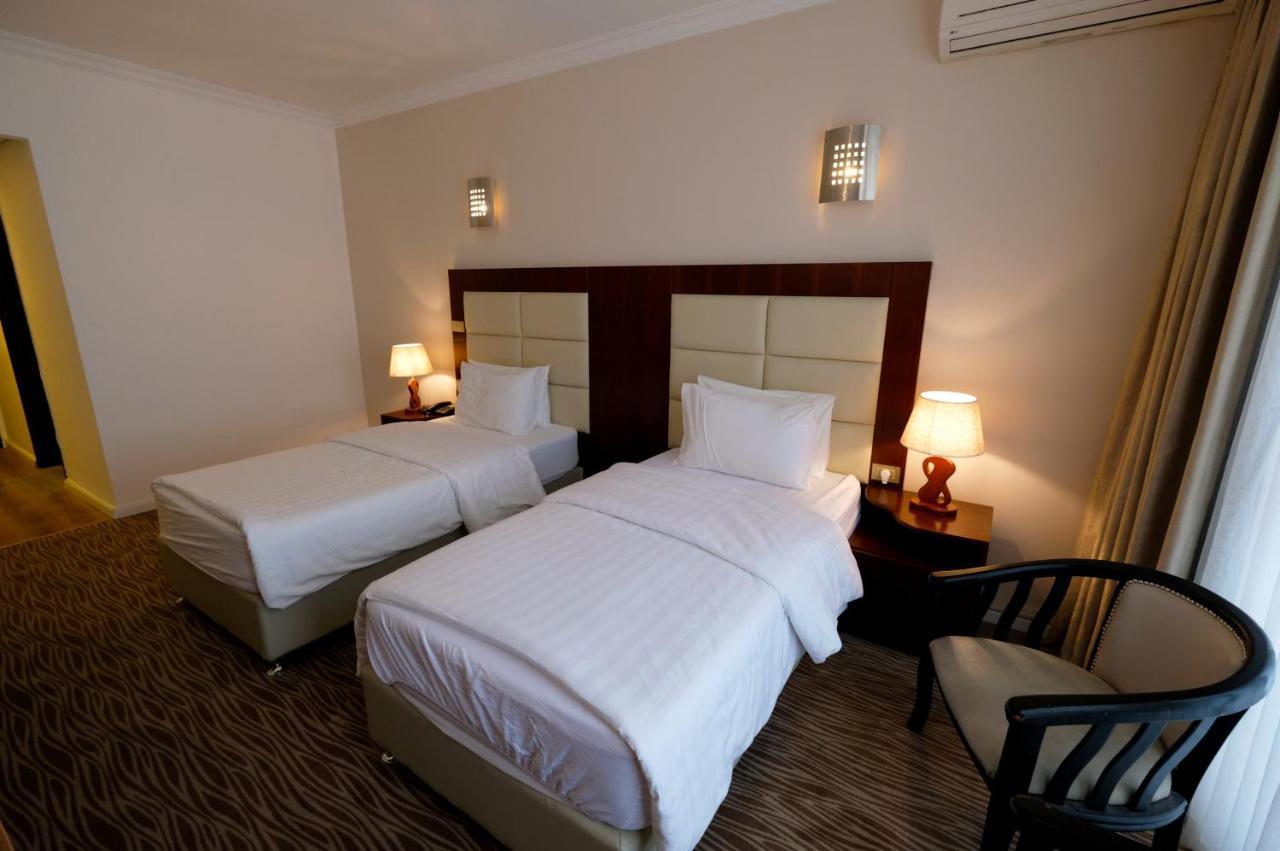 Red Crescent Guesthouse Ramallah Eksteriør billede