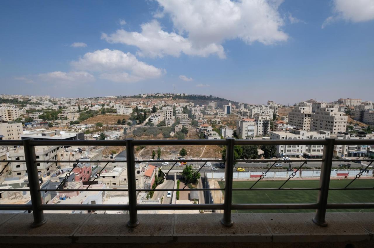 Red Crescent Guesthouse Ramallah Eksteriør billede