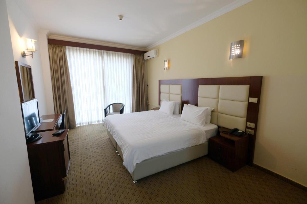 Red Crescent Guesthouse Ramallah Eksteriør billede